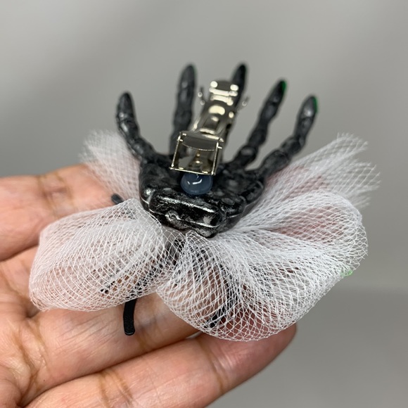 3.5” hair clip creepy hair accessory skeleton hand Day of the Dead new - Picture 7 of 16